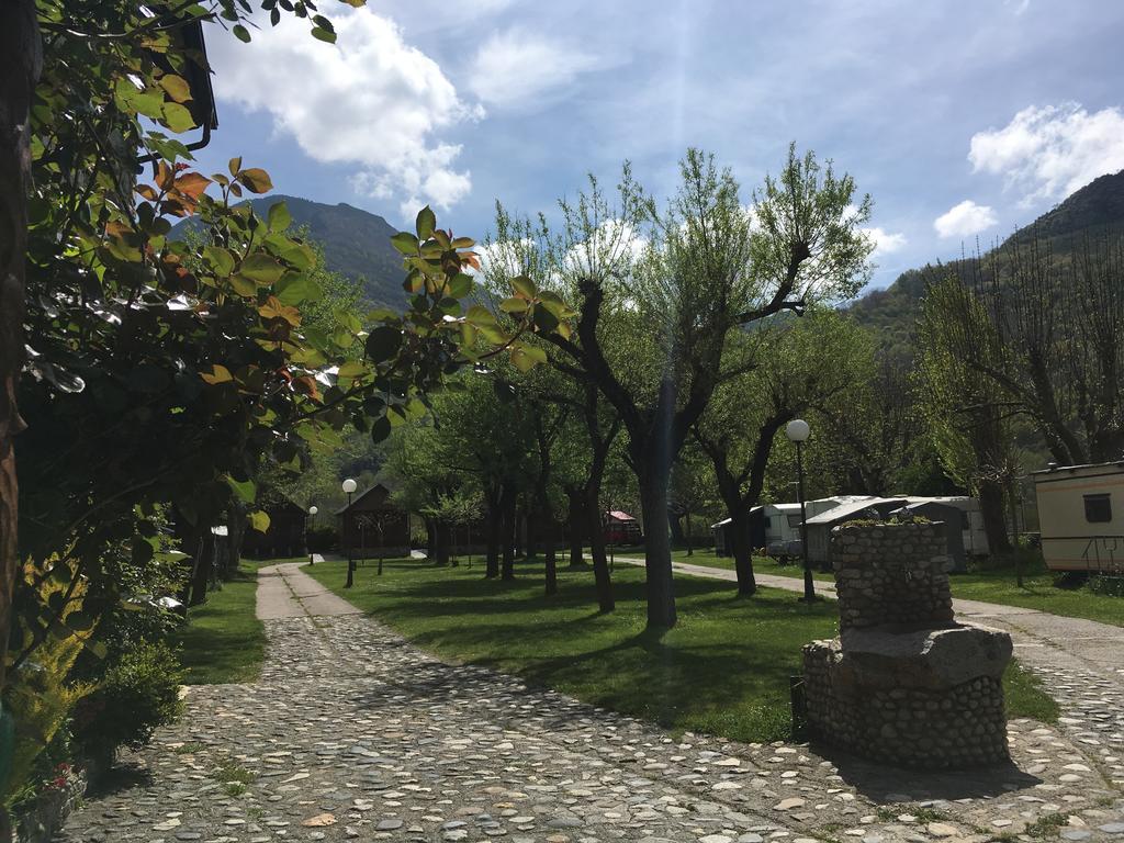 Camping Boneta バルエラ エクステリア 写真